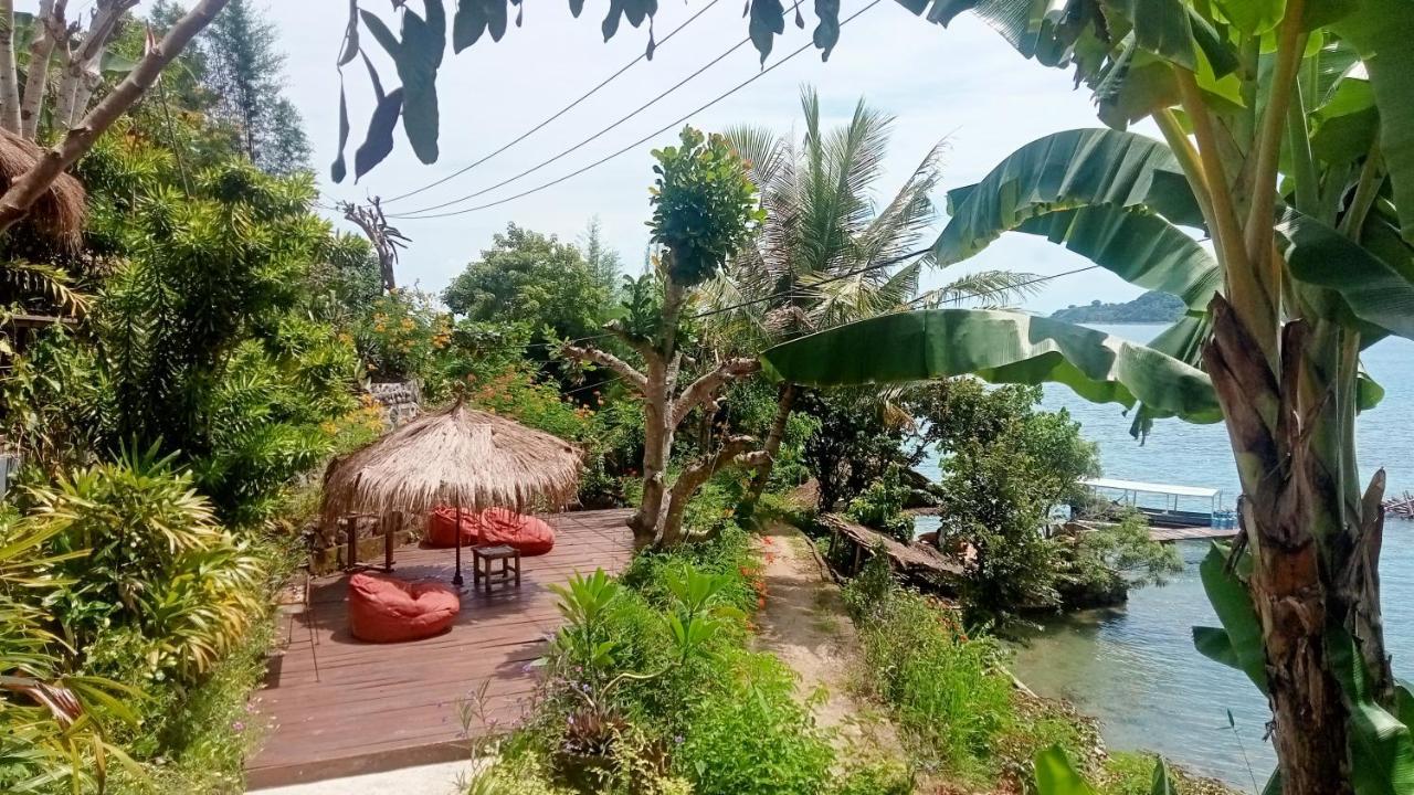 Tanjungan Hotel Gili Gede Buitenkant foto