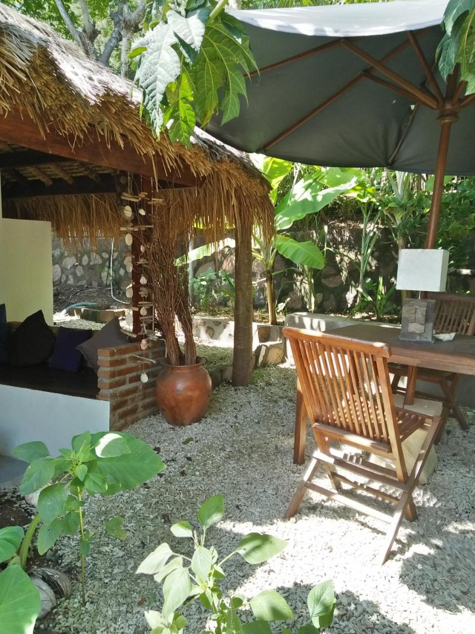 Tanjungan Hotel Gili Gede Buitenkant foto